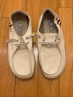 Hey Dude Slip-On size 9